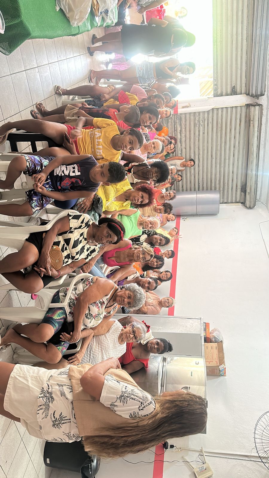 Idosos sorrindo juntos